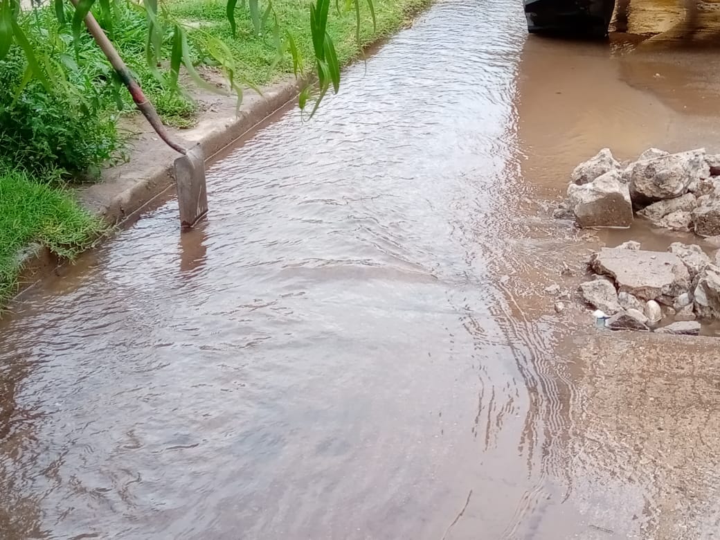 La rotura de una cañería dejó sin agua a un sector de la ciudad