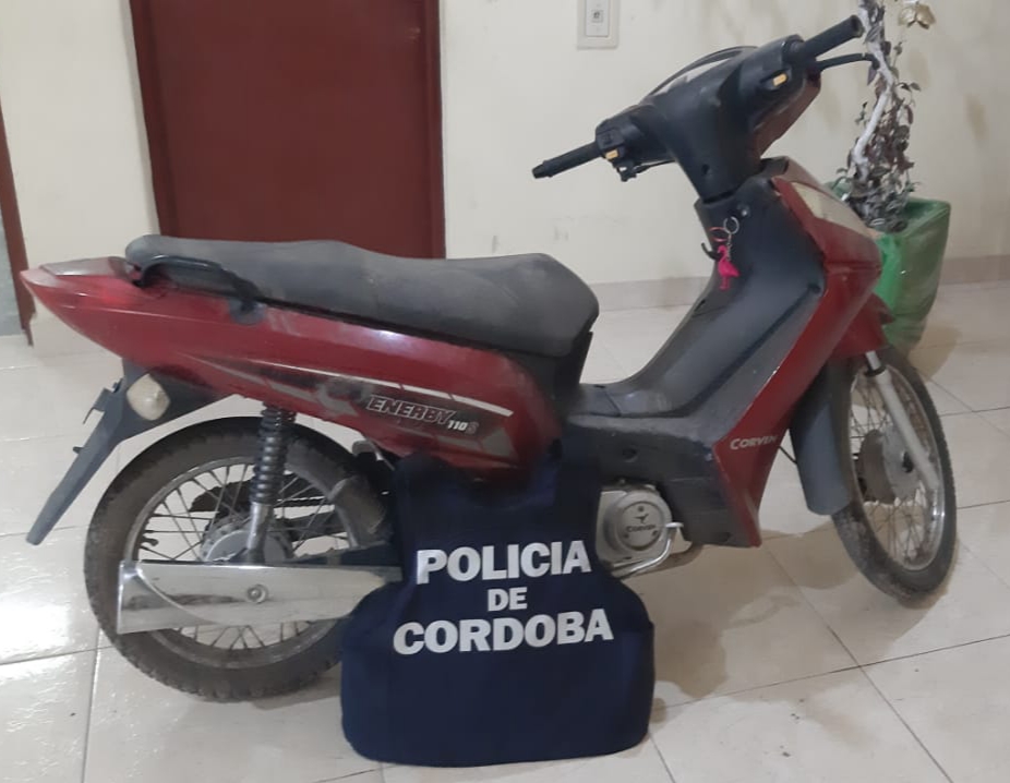 Fueron por una moto en un allanamiento y encontraron  otra con pedido de secuestro