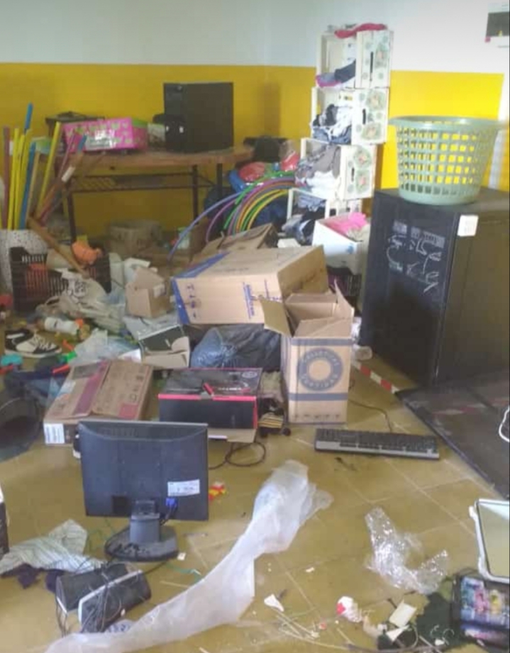 Robo y vandalismo en una escuela rural