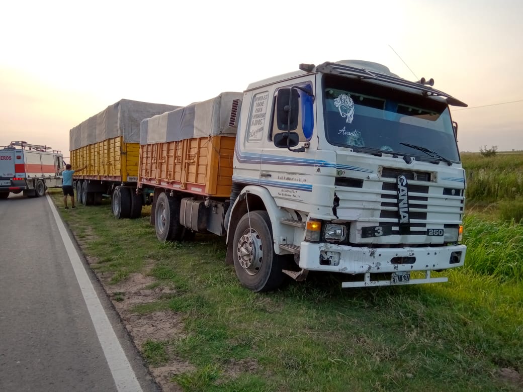 Dos muertos por el choque de un carro de tracción a sangre y un camión en la ruta 158