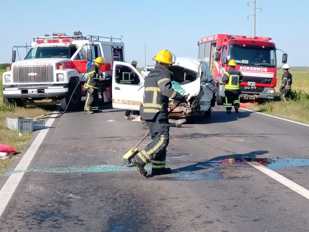 Cuádruple choque en la ruta 158. Milagrosamente terminó solo con personas heridas