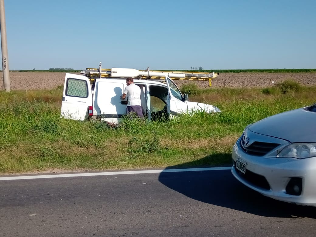 Cuádruple choque en la ruta 158. Milagrosamente terminó solo con personas heridas