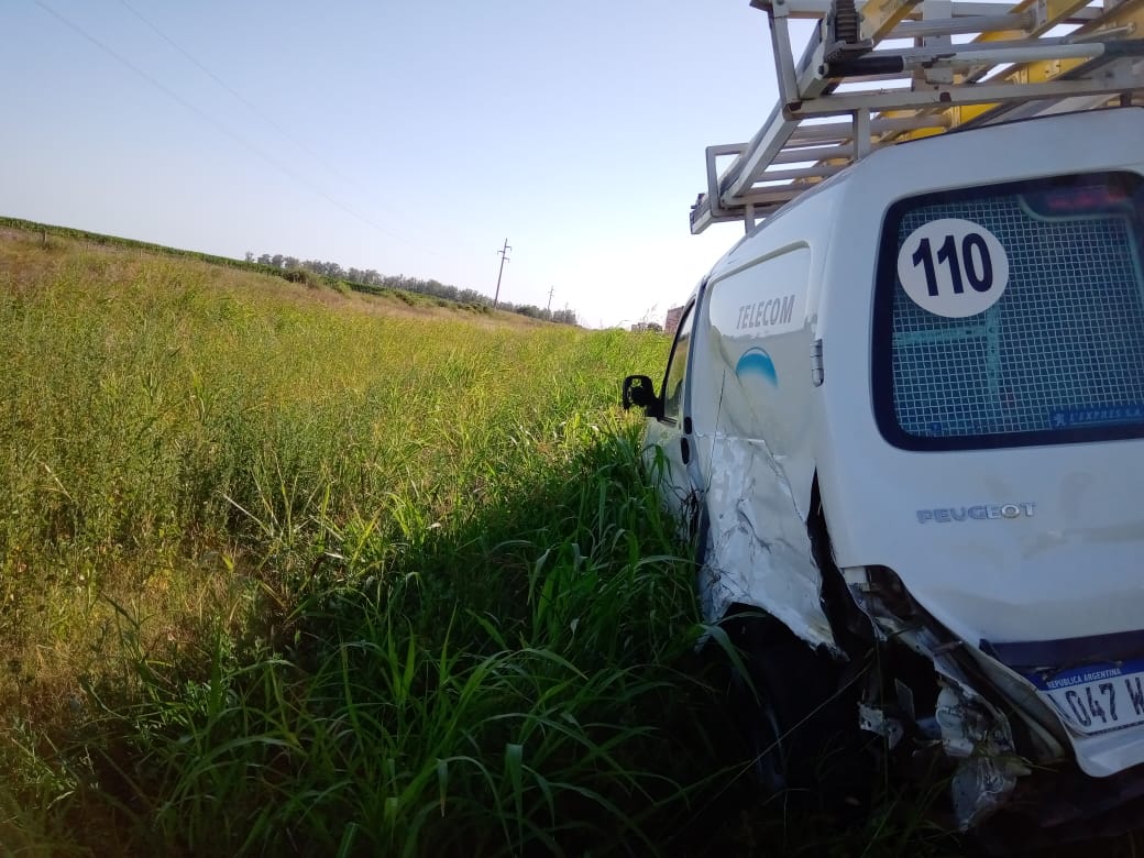 Cuádruple choque en la ruta 158. Milagrosamente terminó solo con personas heridas