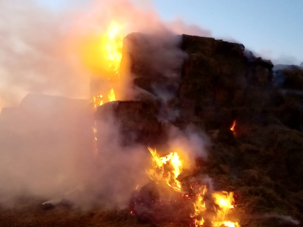 Tras 11 horas de arduo trabajo controlaron  gigantesco incendio de megafardos