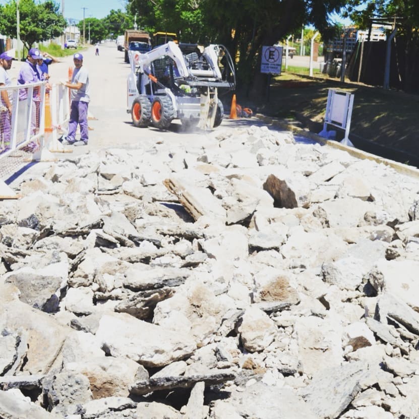 Comenzaron a reparar los accesos a la ciudad de Las Varillas