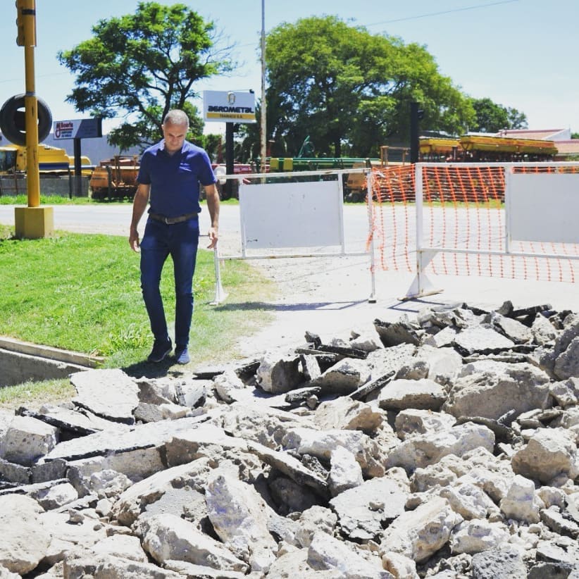Comenzaron a reparar los accesos a la ciudad de Las Varillas