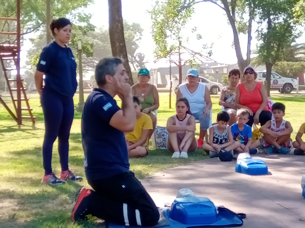 Instrucciones sobre RCP en la Escuela Municipal de Verano