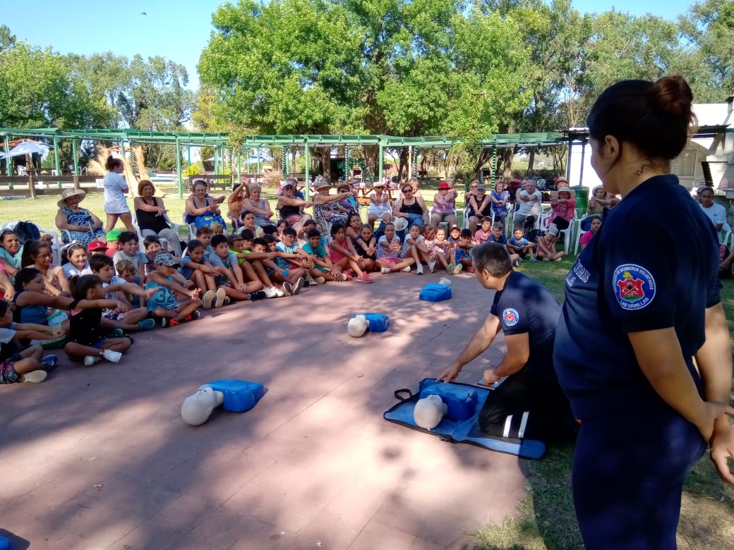 Instrucciones sobre RCP en la Escuela Municipal de Verano