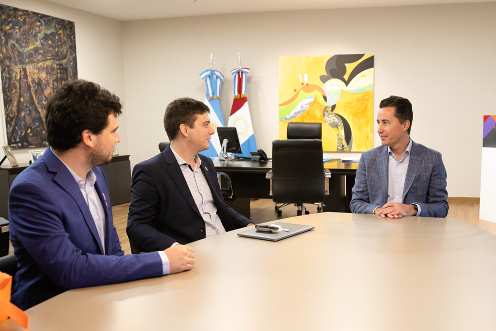 El Vicegobernador recibió a innovadores cordobeses reconocidos en los Emiratos Árabes