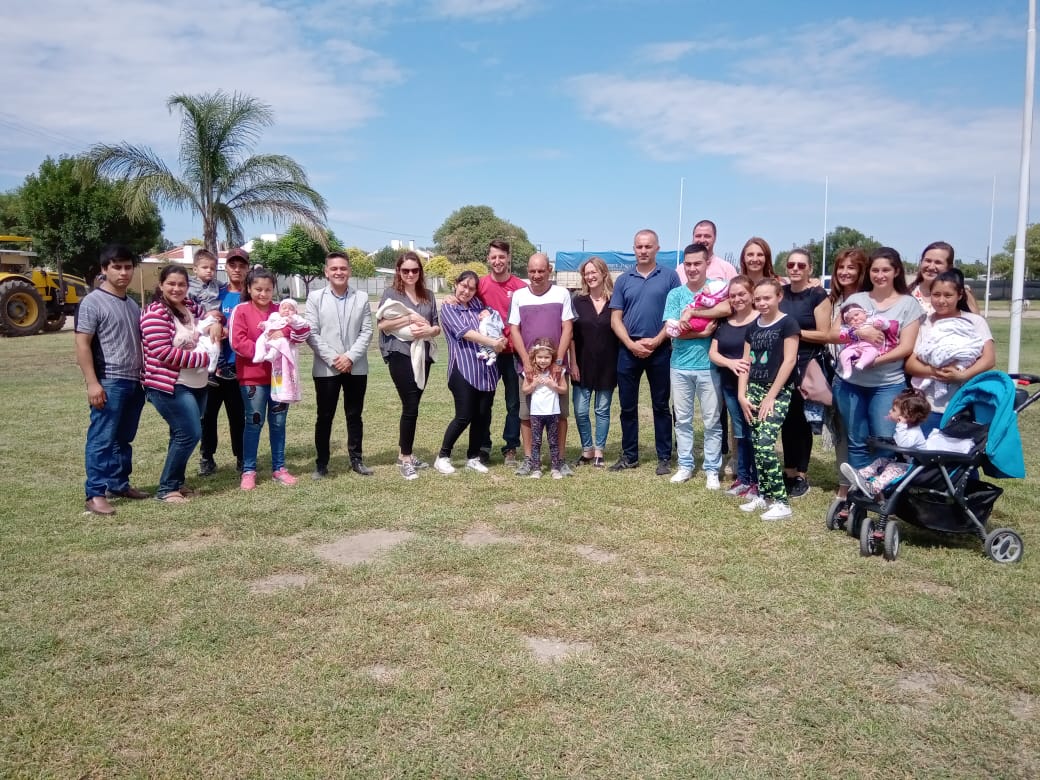 Otros 17 árboles plantaron en el marco del Programa Sembrando Vidas