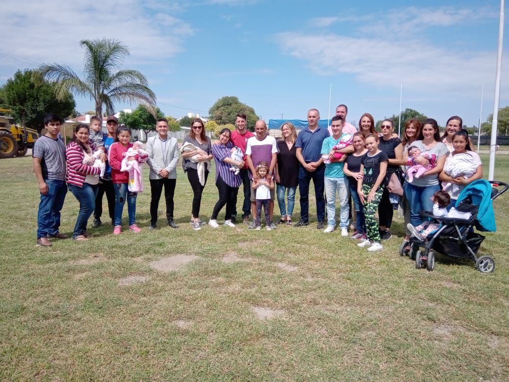Otros 17 árboles plantaron en el marco del Programa Sembrando Vidas