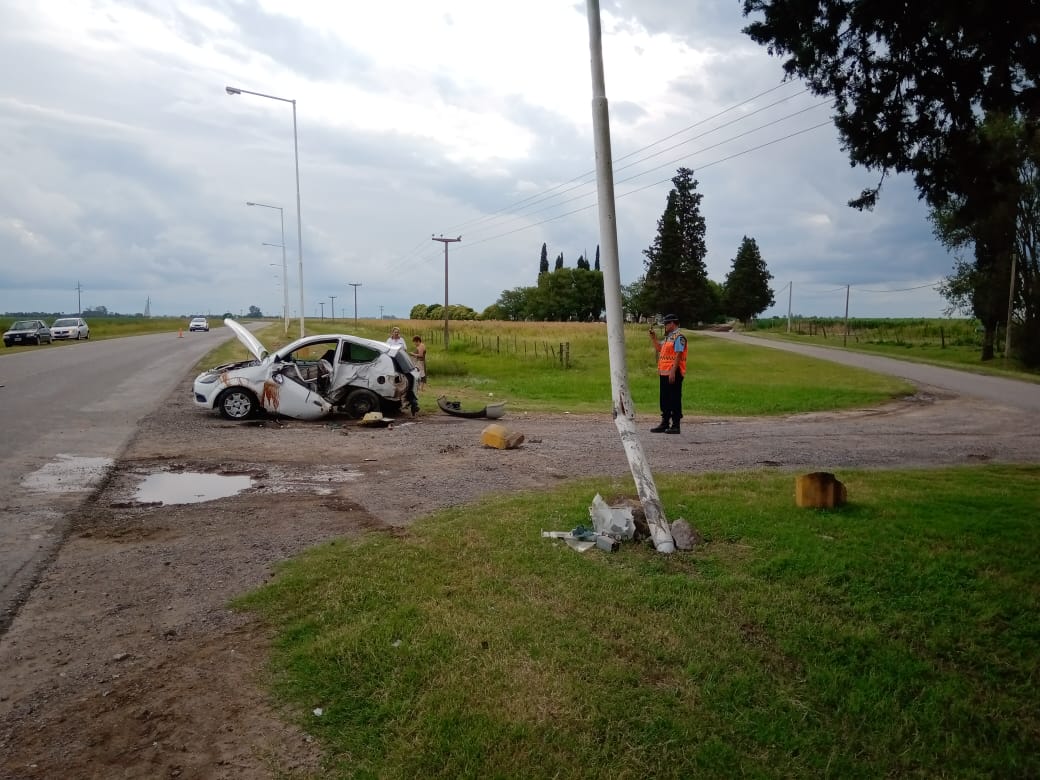 Automovilista chocó una vía blanca cerca de Las Varas