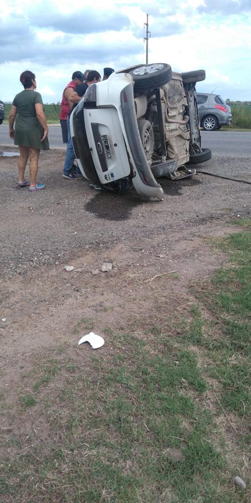 Automovilista chocó una vía blanca cerca de Las Varas