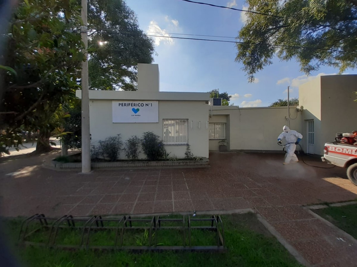 Continuarán hoy las tareas de desinfección que llevan adelante bomberos de la ciudad