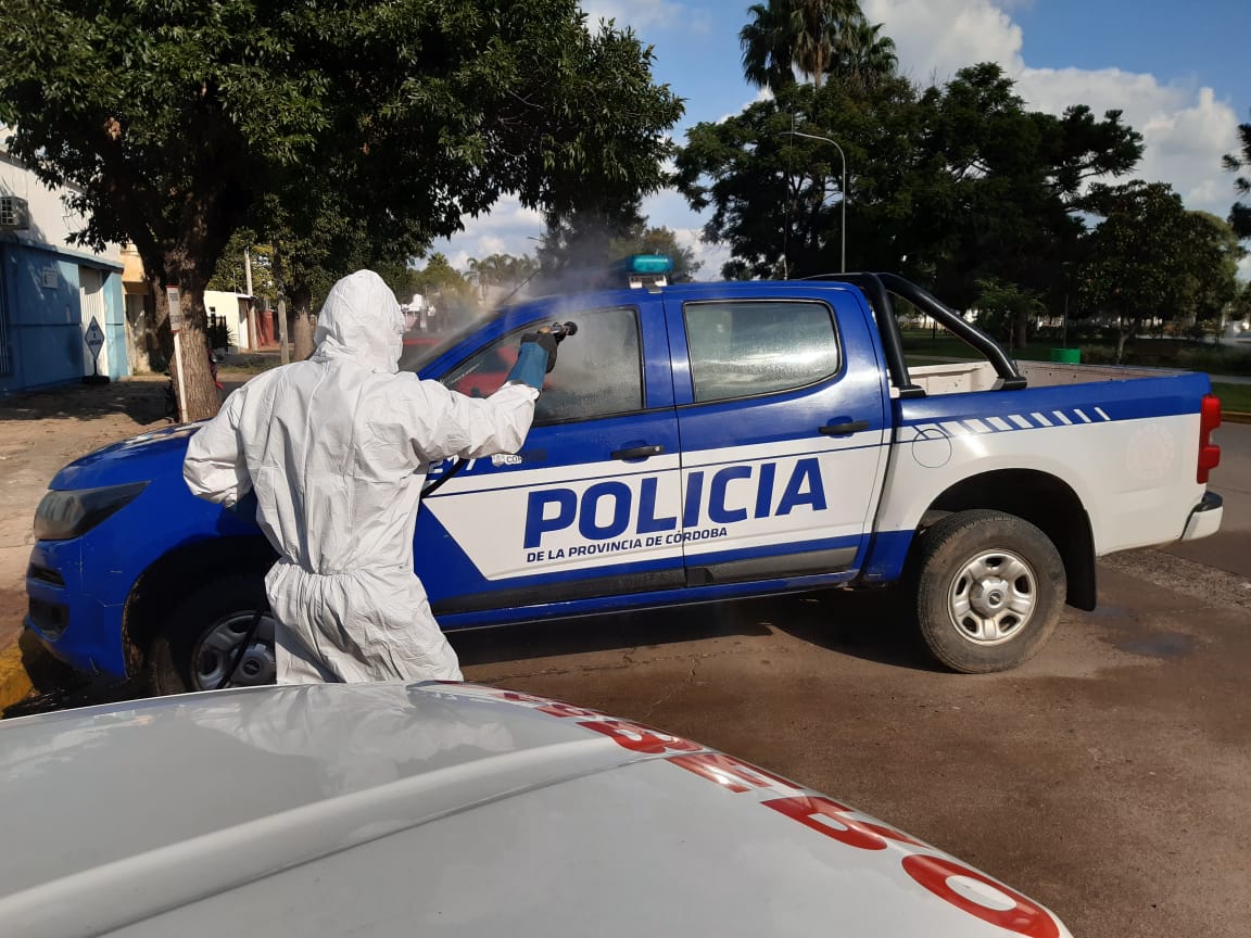 Continuarán hoy las tareas de desinfección que llevan adelante bomberos de la ciudad