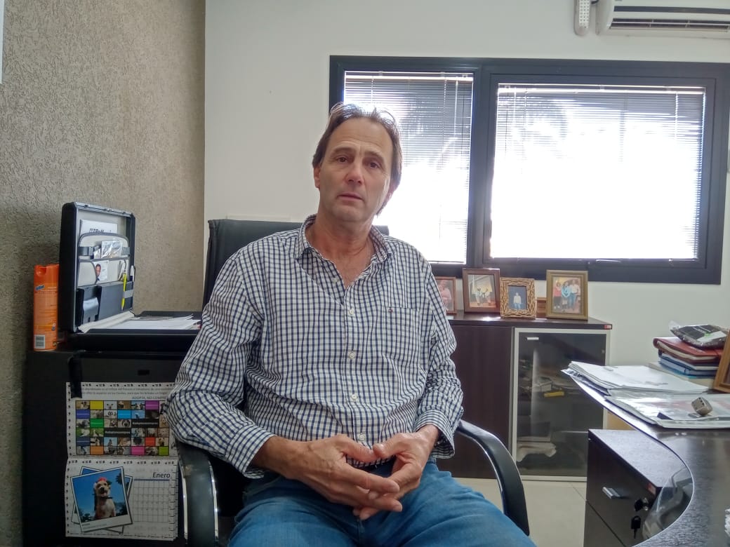 No hay directivas de la UOM pero las fábricas adoptan sus precauciones