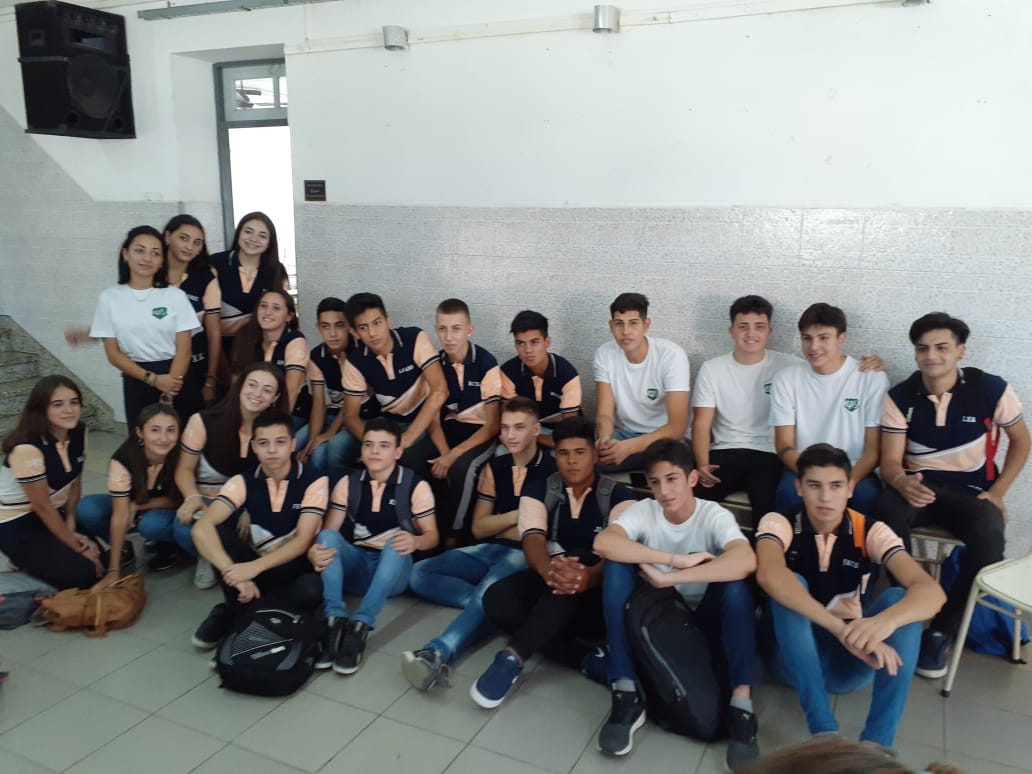 Exitosa experiencia con alumnos de 6to año en la Escuela Vélez Sársfield
