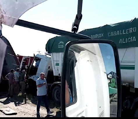 Camionero con lesiones reservadas tras un choque en El Fortín