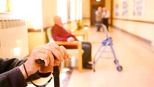 Comunicación a través de grupos de Whatsapp en el geriátrico El Milagro