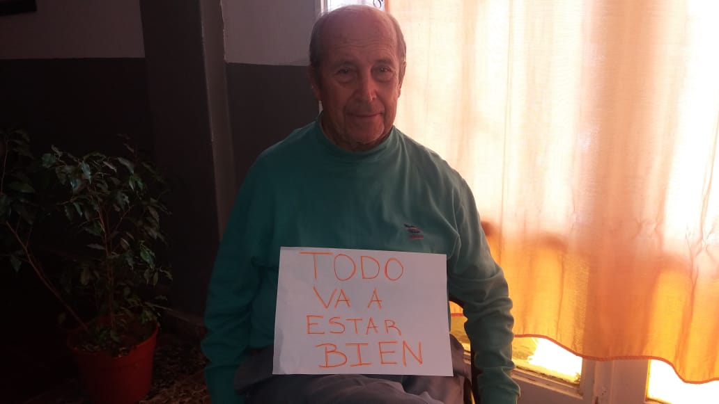 Comunicación a través de grupos de Whatsapp en el geriátrico El Milagro