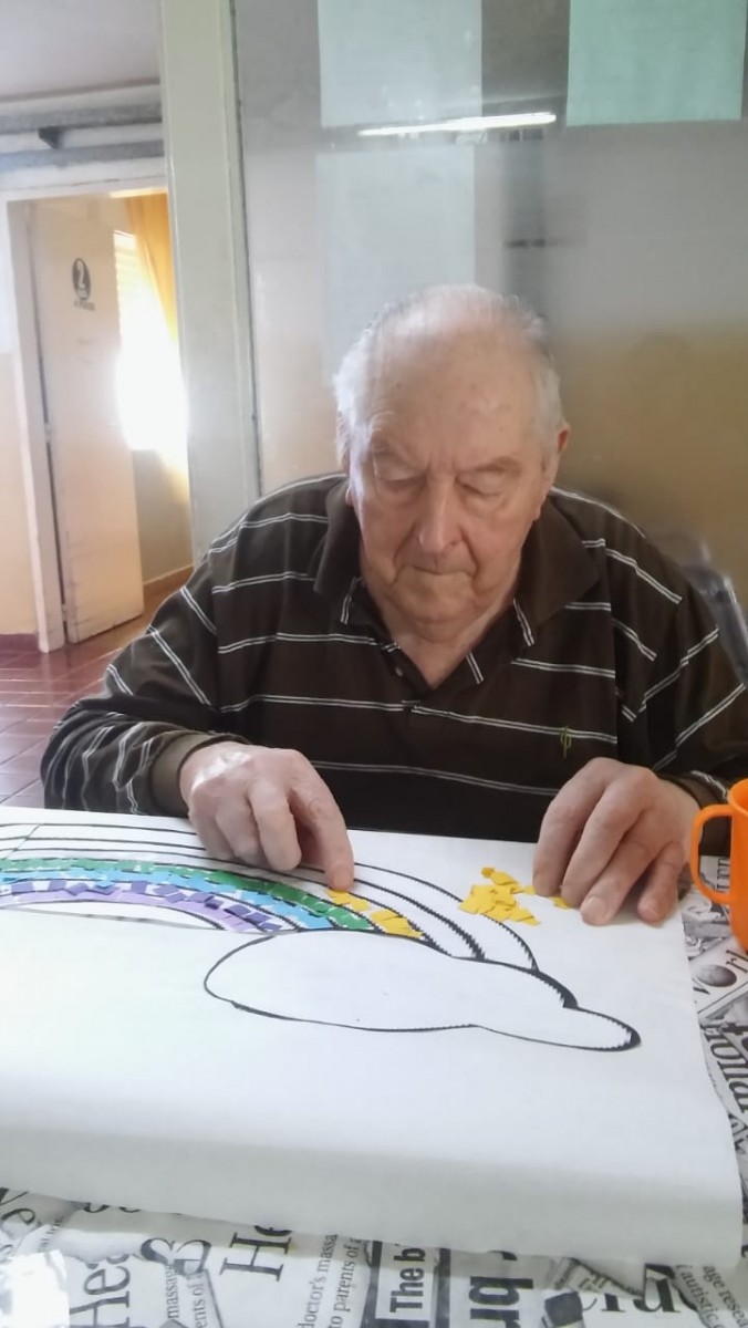Comunicación a través de grupos de Whatsapp en el geriátrico El Milagro
