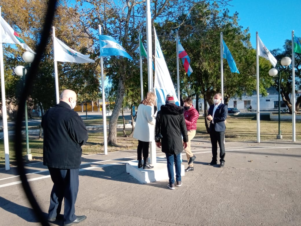 Evocación de la Revolución de Mayo en  soledad por la pandemia de coronavirus