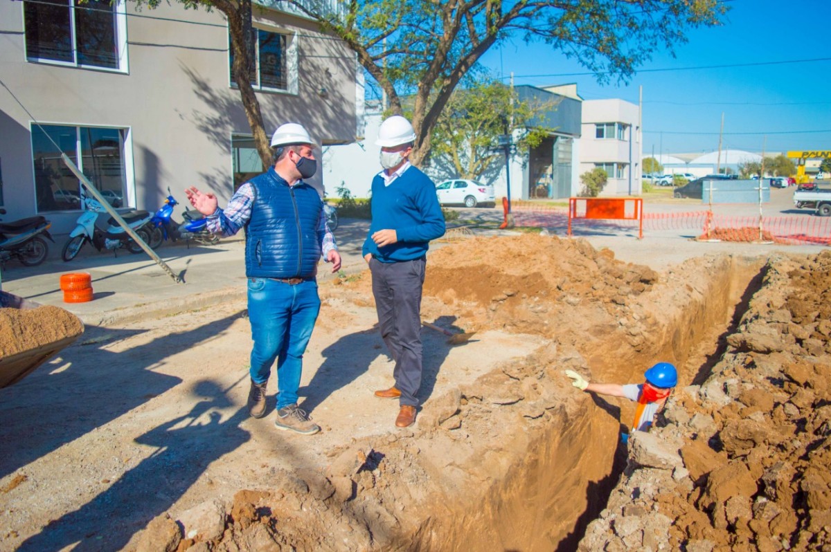 Iniciaron obra de cloacas en calle Reconquista