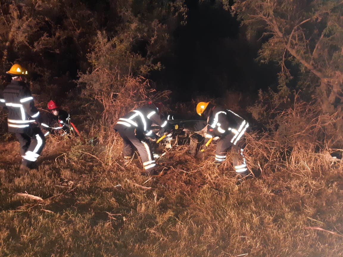 Un auto volcó en la Ruta 158 a la altura de Trinchera