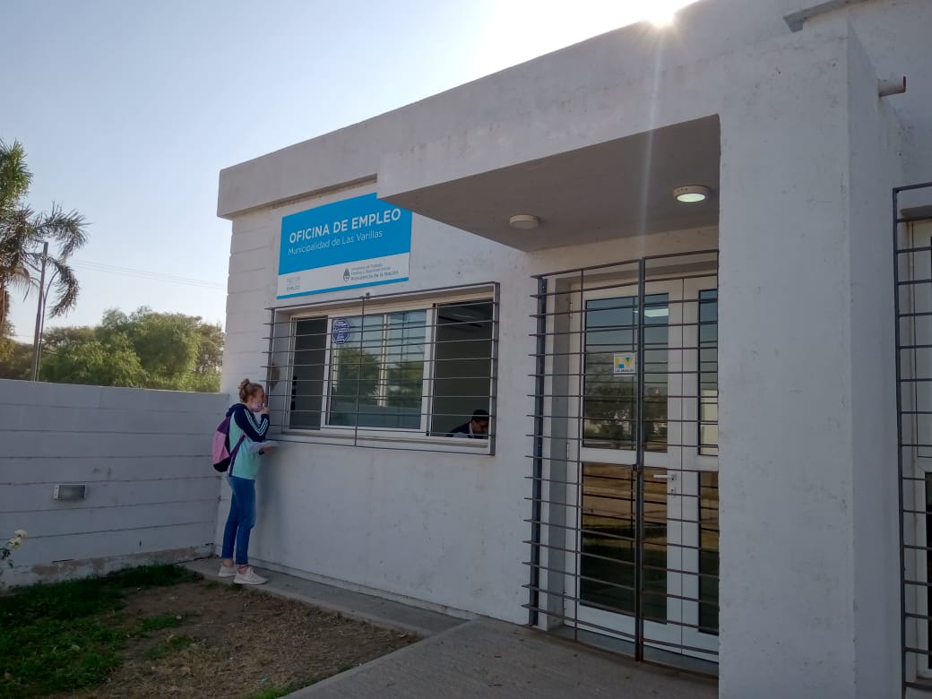 La Oficina de Empleo asesora para acceder a una caja de ahorro para los beneficiarios del IFE