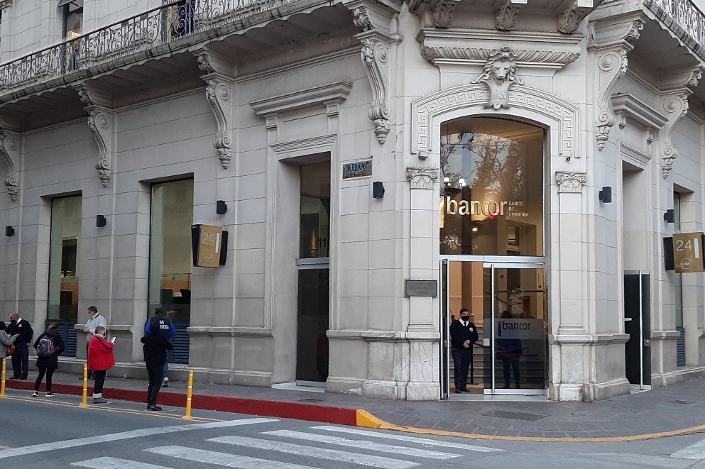 Sigue en julio la atención con turnos en el Banco de Córdoba