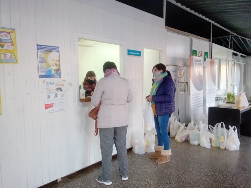 Doscientos beneficiarios de la tarjeta social recibirán los kits sanitarios en Las Varillas