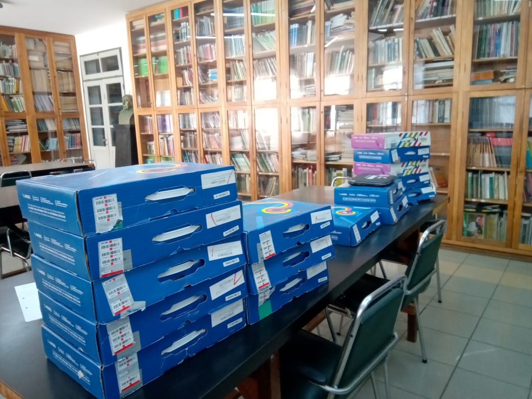 Entregaron netbooks reprogramadas a la escuela Vélez Sársfield