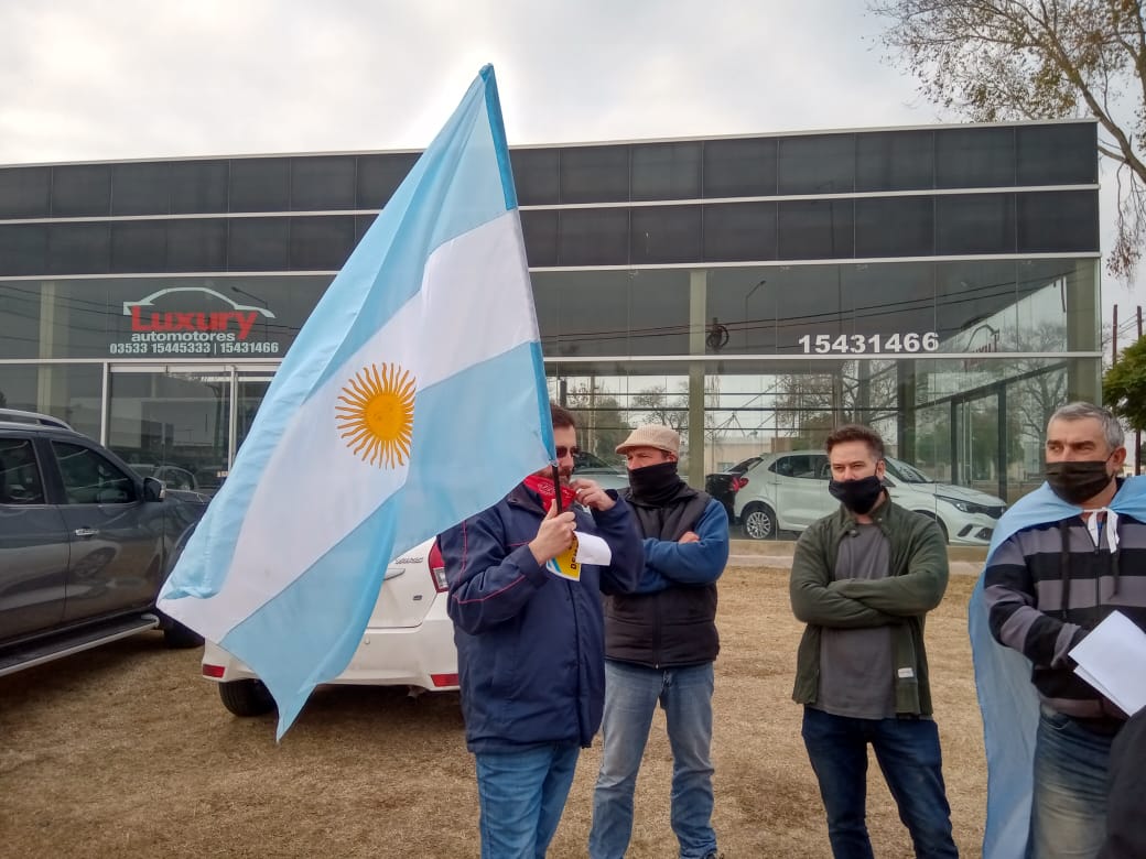 Banderazo en contra de algunas políticas del Gobierno Nacional