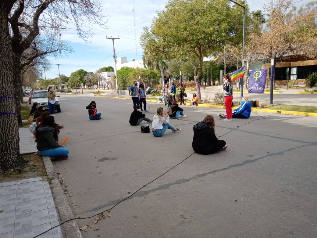 Importante convocatoria en la concentración “Nos tocan a una, nos tocan a todas