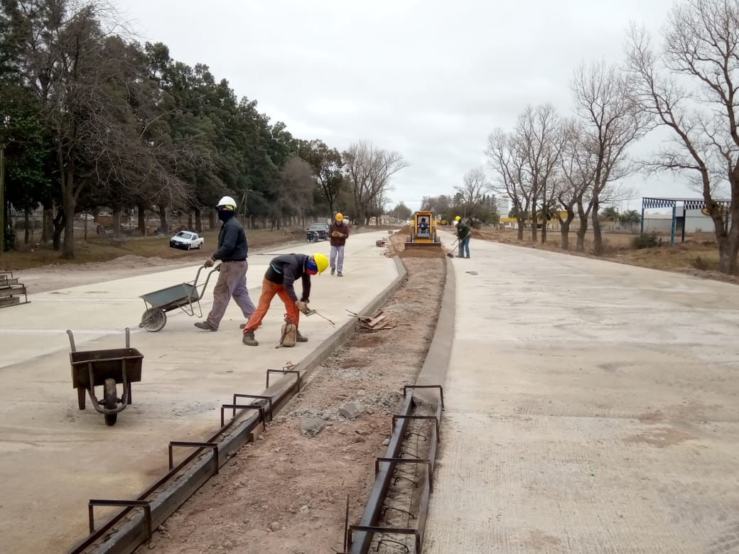 Ingenieros de Vialidad recorrieron las obras del acceso a Las Varillas desde Pozo del Molle