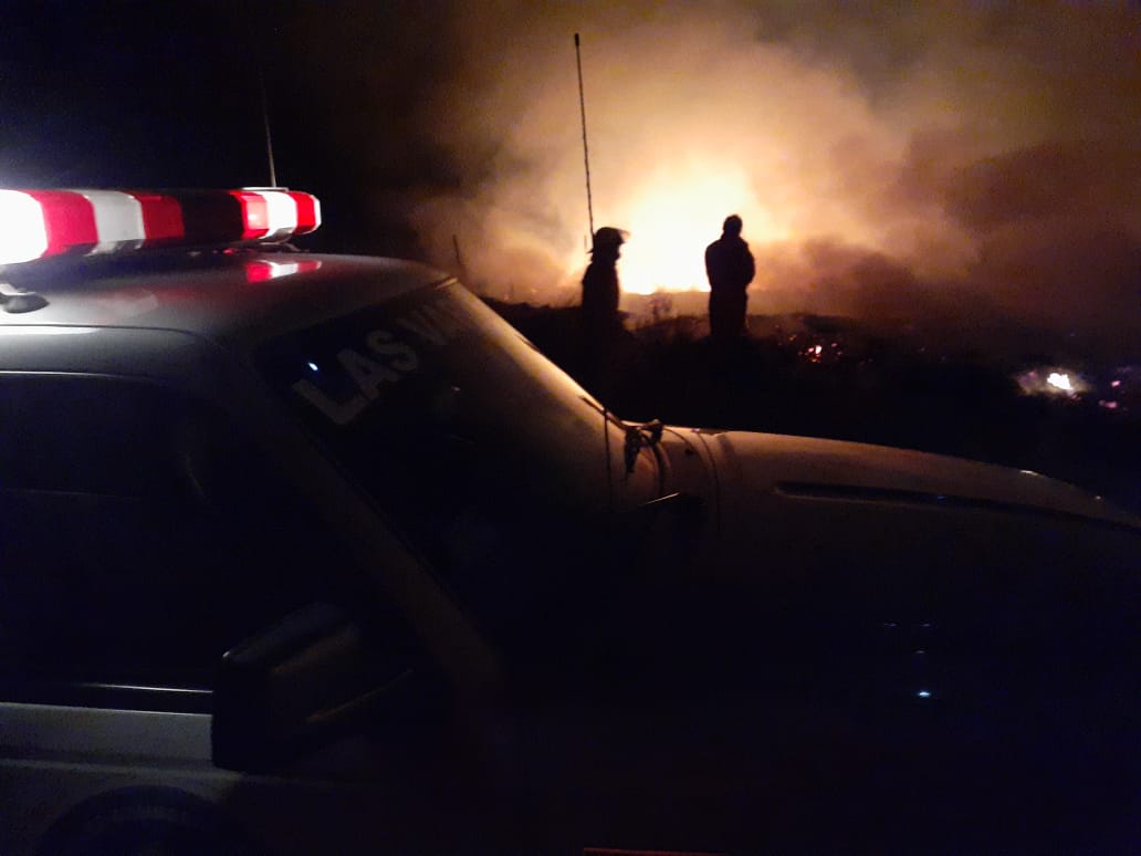 Arduo trabajo de los Bomberos Voluntarios durante este domingo