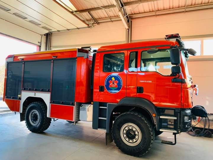 Los bomberos estrenaron camión ayer en El Arañado