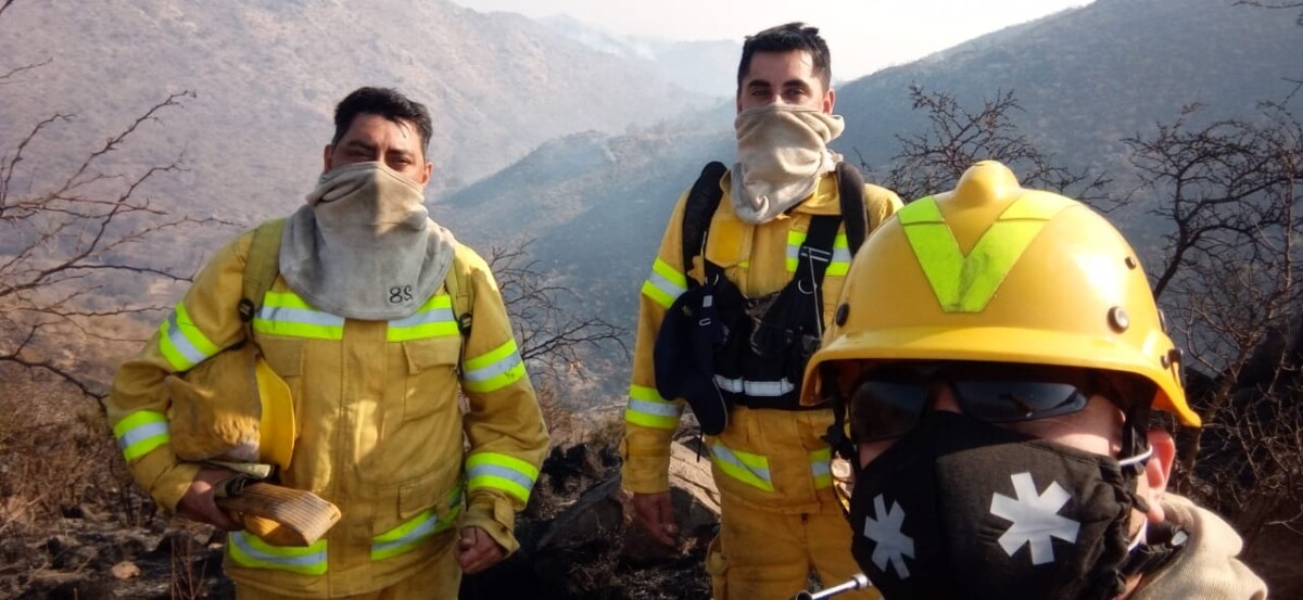 Incendios en las Sierras: regresa una dotación de Bomberos de Las Varillas y viajó otra de recambio