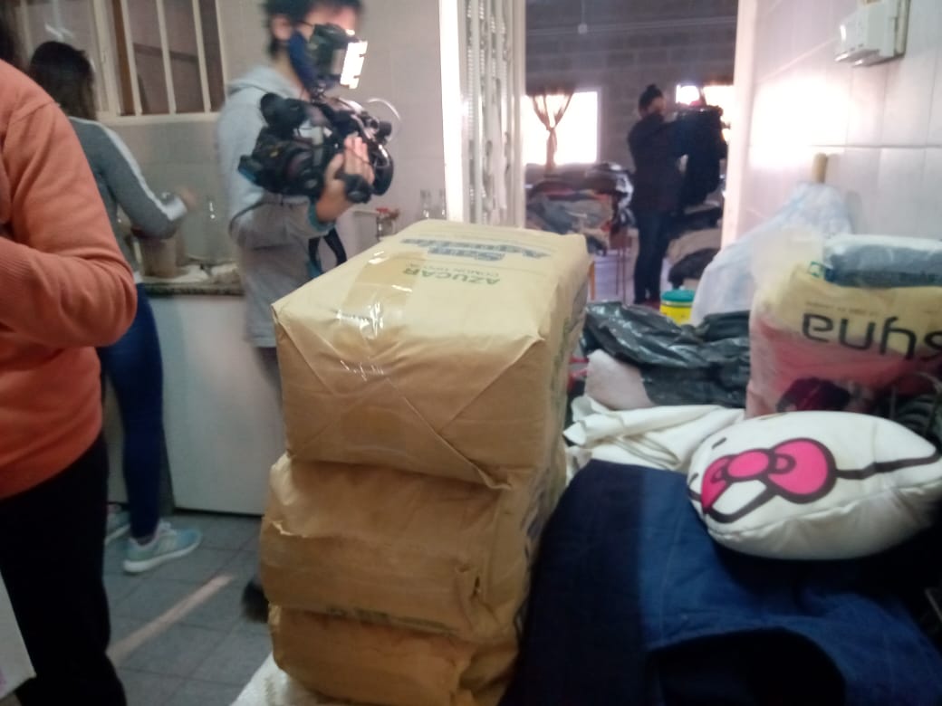 El Comedor Lucecita entregó chocolatada a los niños, trás recibir una donación de empleados del Banco Nación