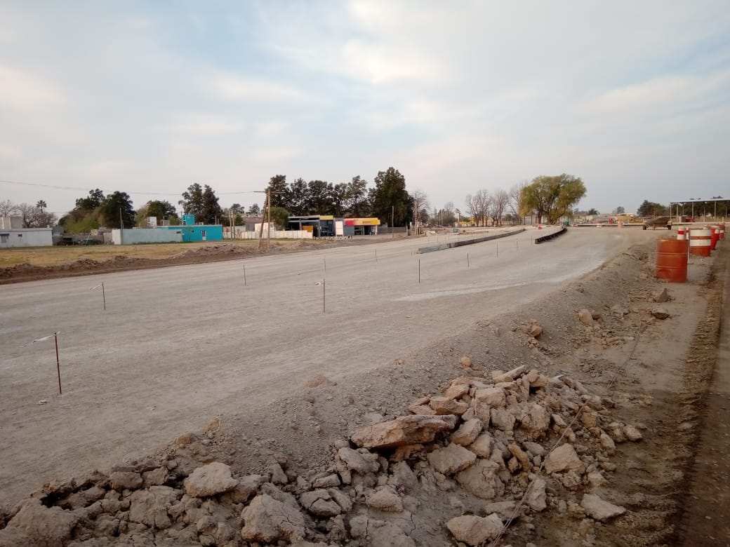Comenzaron a construir los pilotes para el arco de acceso sur a Las Varillas