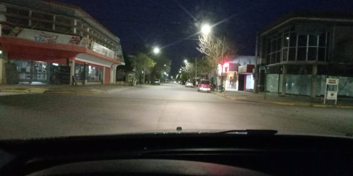 Lunes 19, 30 horas en Las Varillas: ni un alma en las calles