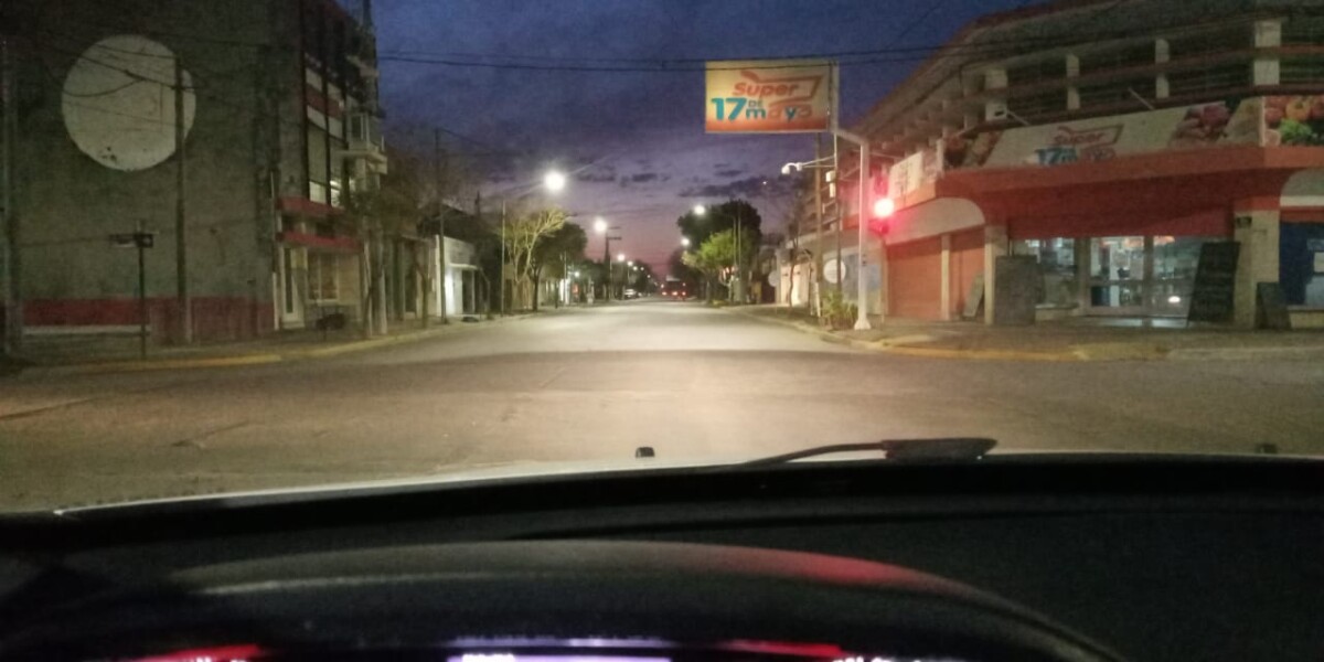 Lunes 19, 30 horas en Las Varillas: ni un alma en las calles