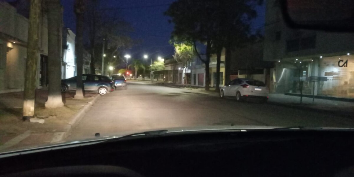Lunes 19, 30 horas en Las Varillas: ni un alma en las calles