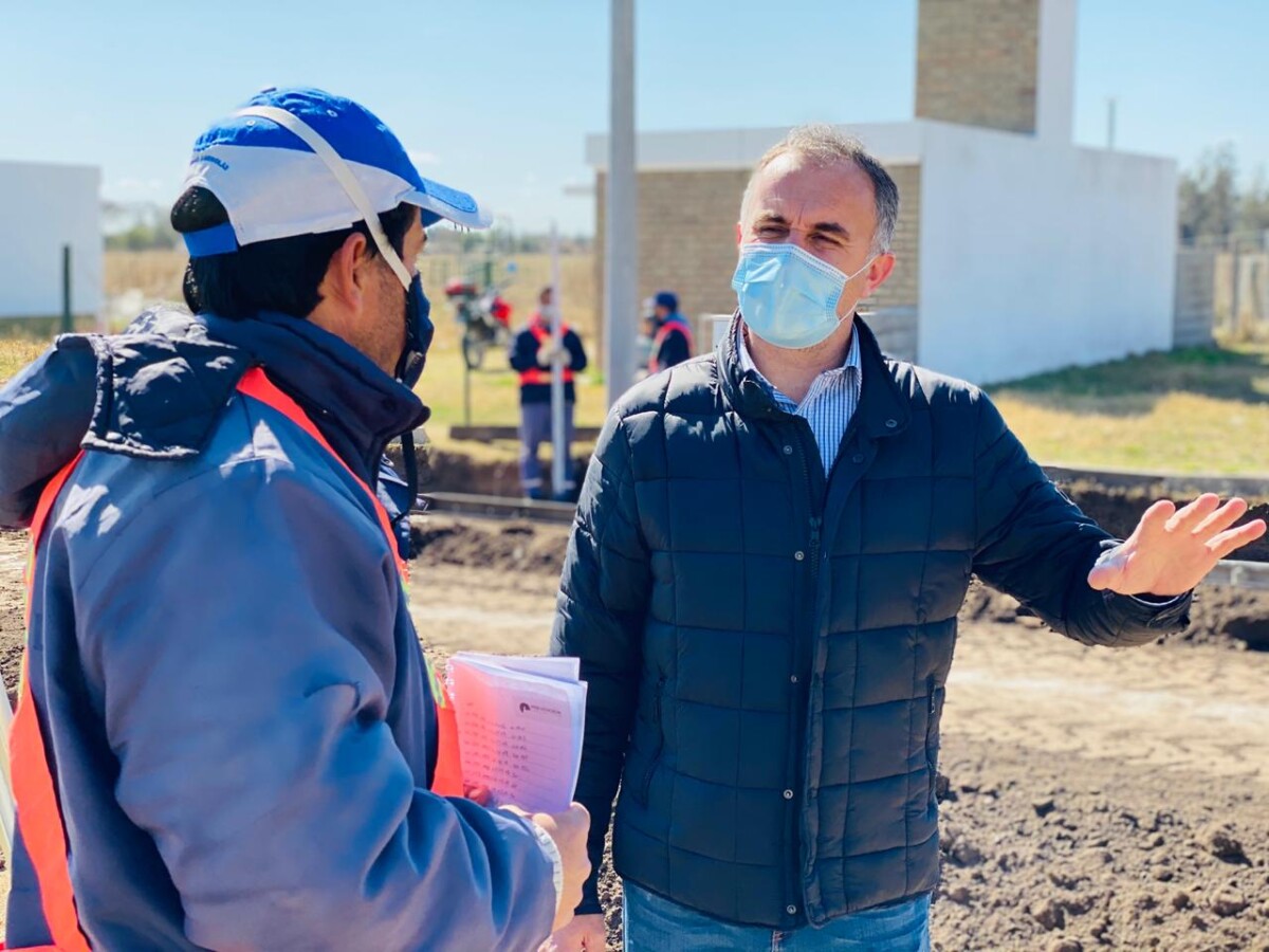 Iniciaron obra de cordón cuneta en Barrio Alfonsín