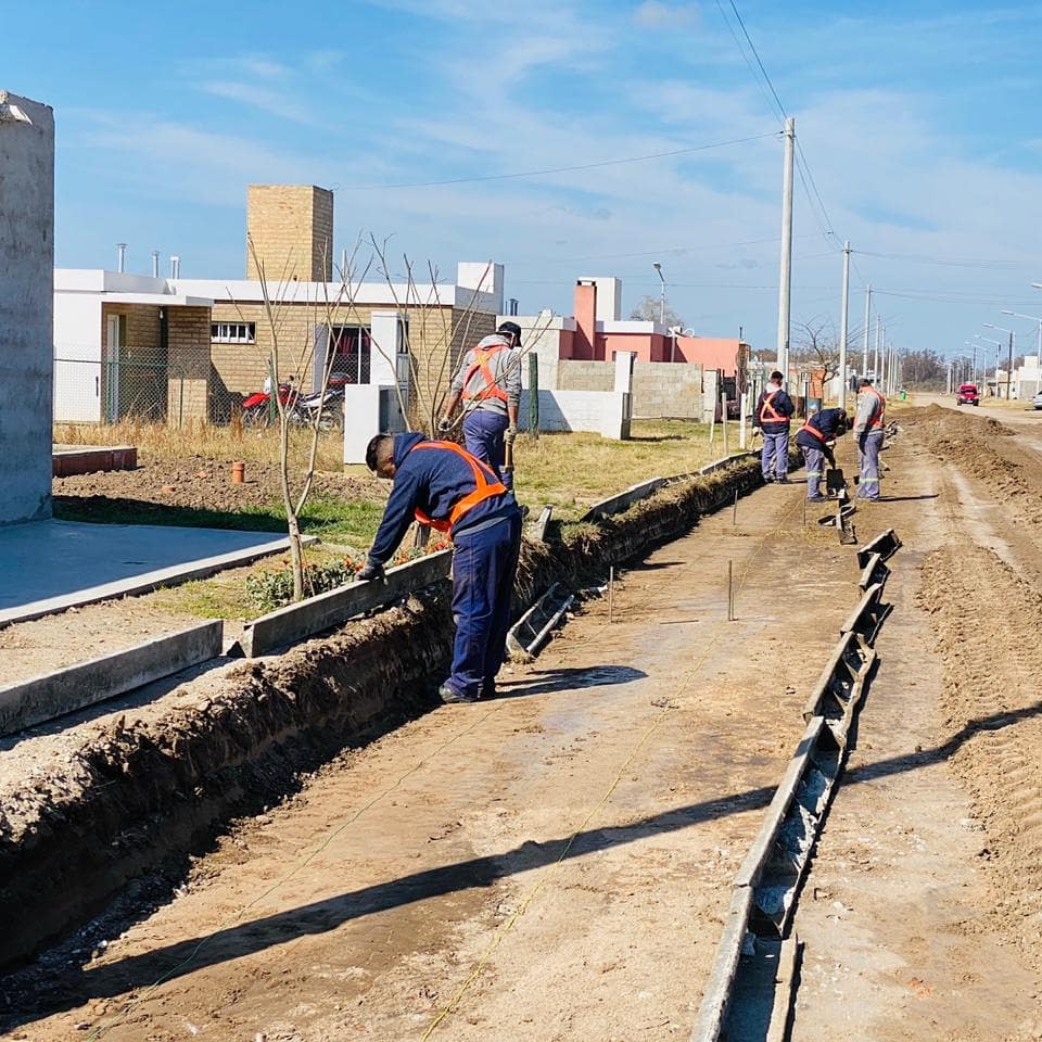 Iniciaron obra de cordón cuneta en Barrio Alfonsín