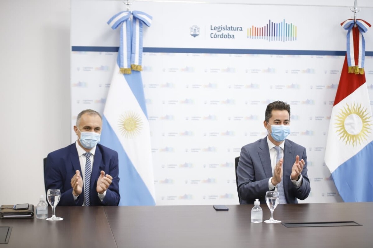 El presidente del Parque Industrial calificó como día histórico y un avance, la firma del convenio con la provincia