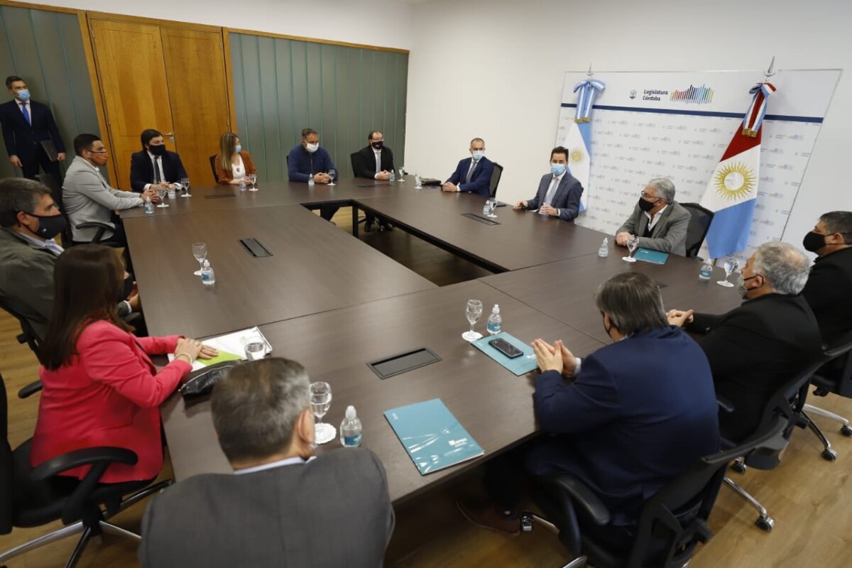 El presidente del Parque Industrial calificó como día histórico y un avance, la firma del convenio con la provincia