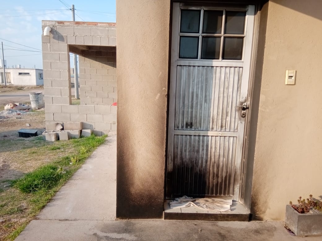 Ataque incendiario contra una vivienda