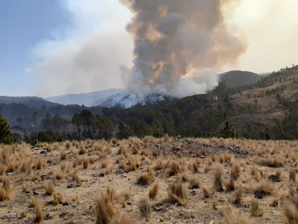 Partió una nueva dotación de relevo de bomberos de Las Varillas hacia las Sierras