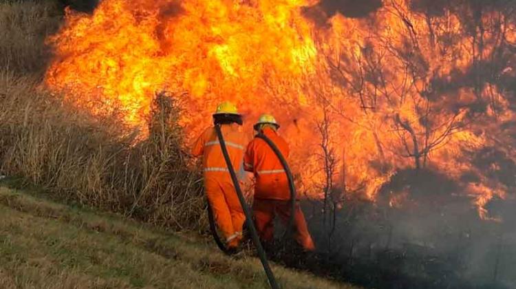 Partió una nueva dotación de relevo de bomberos de Las Varillas hacia las Sierras